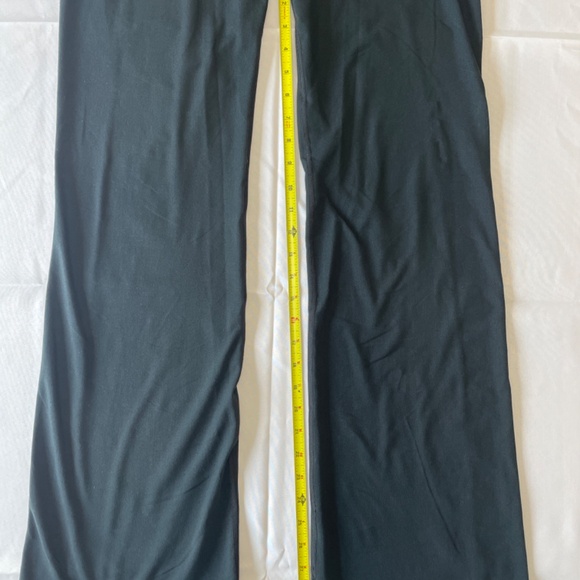 Under Armour Women’s Leggings — LG / AllSeason Gear / Active Training / Black - Picture 3 of 6